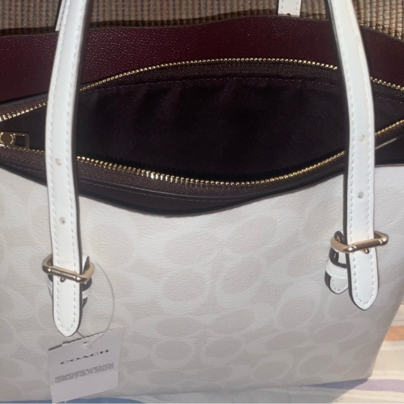 Brand new Coach bag. - Picture 3 of 4